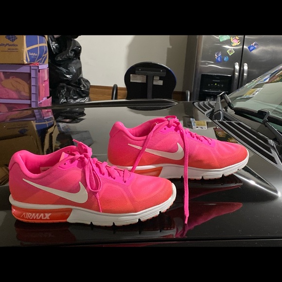 Women’s Sequent Nike AirMax - Picture 1 of 4